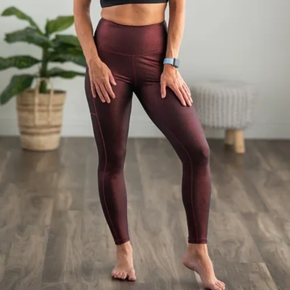 Love Her Slimming Dragons Breath Red Black Compression Leggings